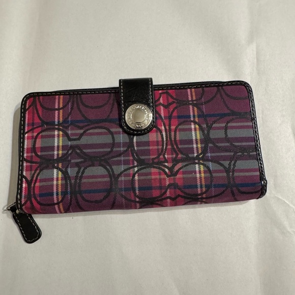 Coach wallet tartan plaid zip around
maroon purple - Picture 1 of 9